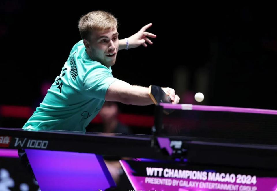 的哨声响起 的哨声响起