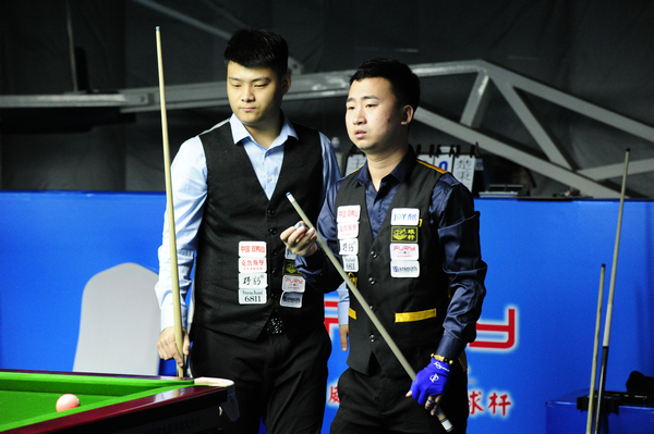 供沉浸式的 供沉浸式的